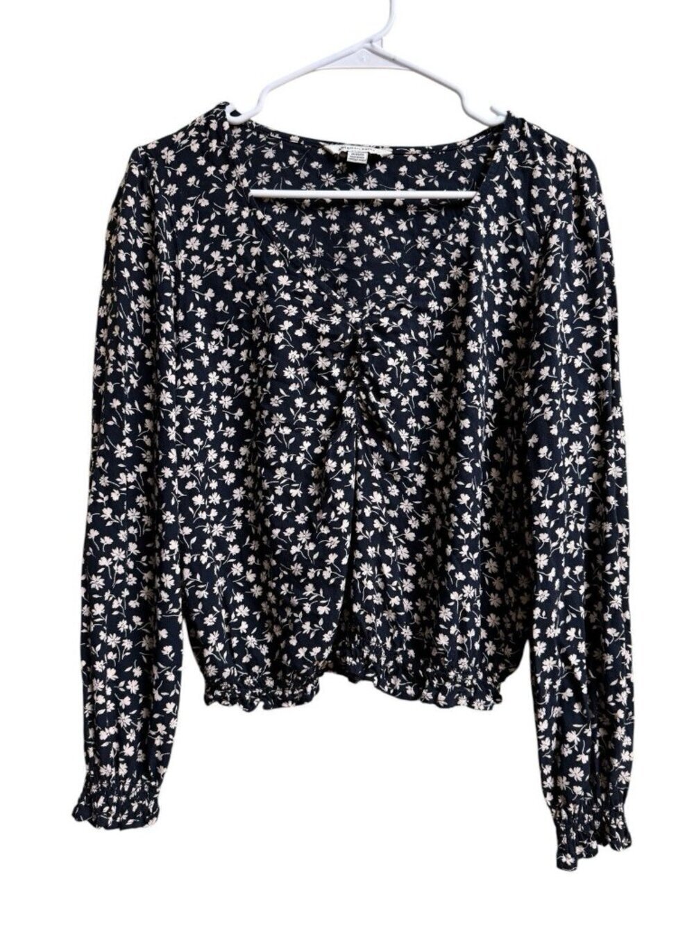 American Eagle Floral Crop Blouse Ruched Front Long Sleeve M